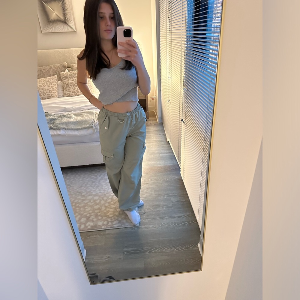 Green cargo pants